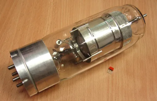 ТГИ1-325/16 тиратрон импульсный модуляторный  фото 2